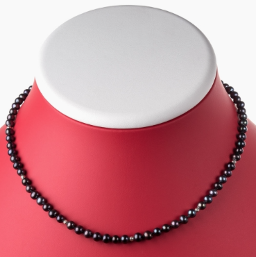 Ожерелья из жемчуга с серебрянными шариками